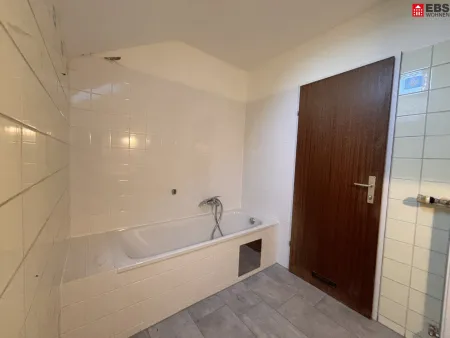 Badezimmer mit Wanne