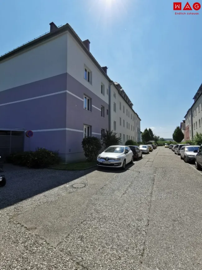 3-Zimmer-Wohnung in Braunau – frisch saniert mit neuem Badzugang und Balkon - Bild