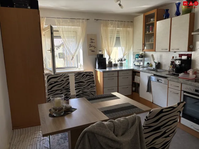 Gemütliche 4-Zimmer-Familienwohnung mit heller Raumaufteilung, moderner Ausstattung und cleveren Stauraumlösungen in begehrter Ruhelage mit hochwertigem Wohnambiente! - Bild