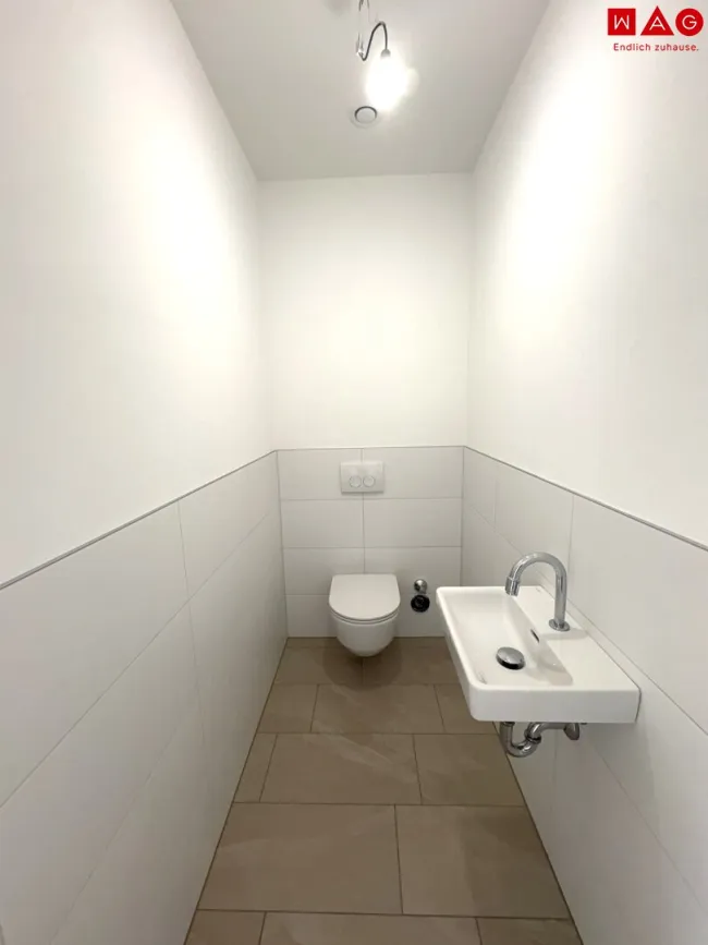 WC mit Handwaschbecken