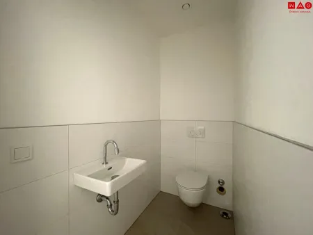 WC mit Handwaschbecken