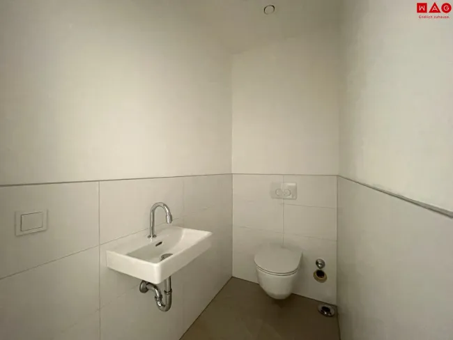 WC mit Handwaschbecken