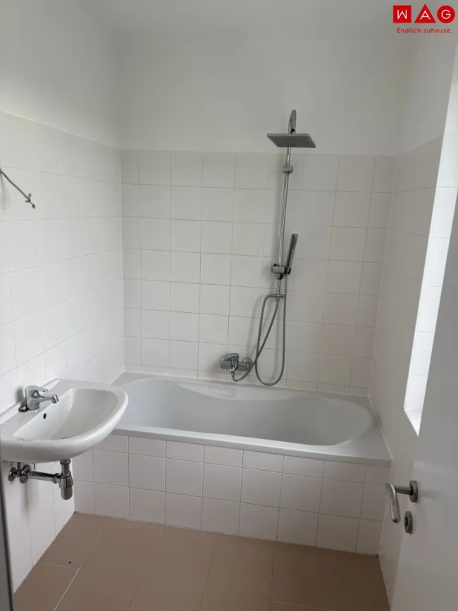 Bad mit Badewanne