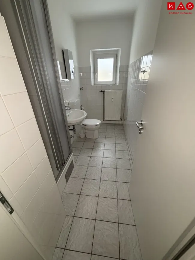 Idyllisches Wohnerlebnis in urbaner Lage steht für Sie bereit! Ruhig und grün gelegen wird Erholung pur geboten - gleichzeitig sorgt die erstklassige Infrastruktur für kurze Wege! Sofort verfügbar! - Bild