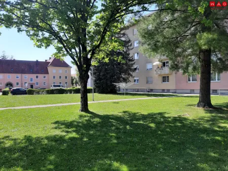 grüner Innenhof