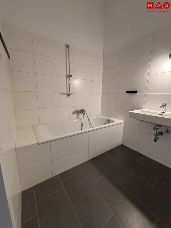 Bad mit Badewanne
