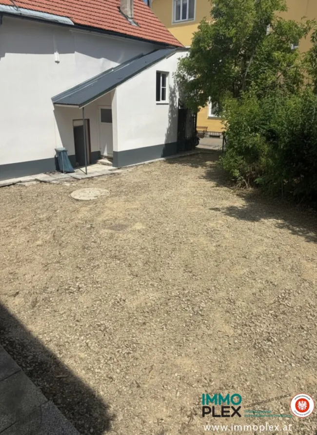 Hof-Einfahrt-Parkplätze