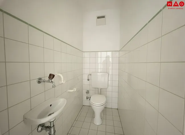 WC mit Handwaschbecken