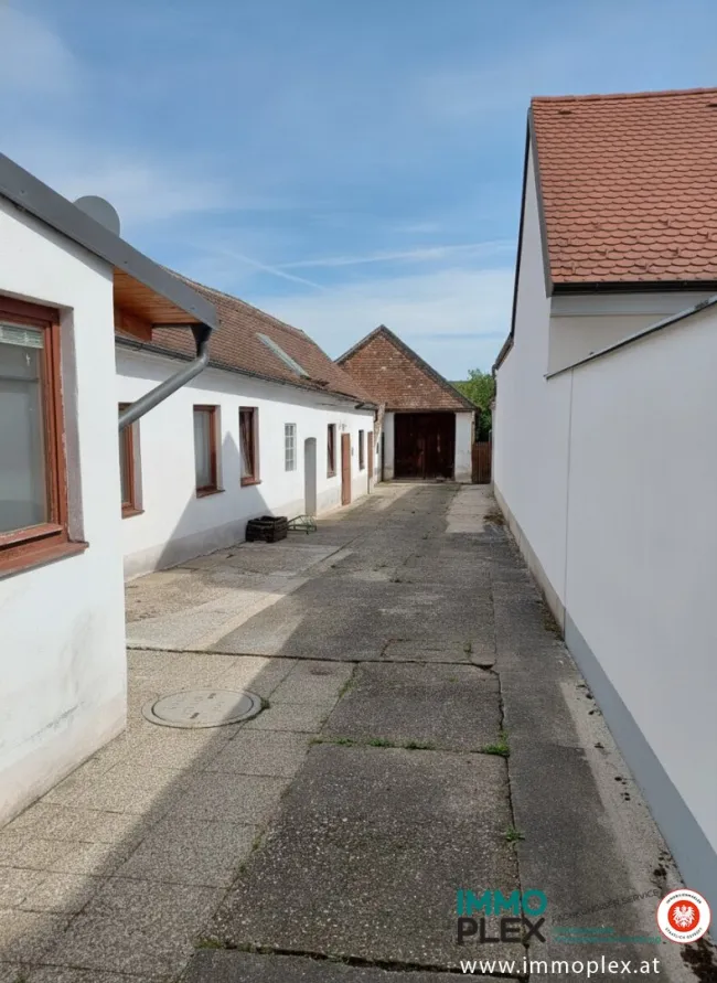 Einfamilienhaus in Ruhelage mit Weinkeller und Schuppen zu verkaufen! - Bild