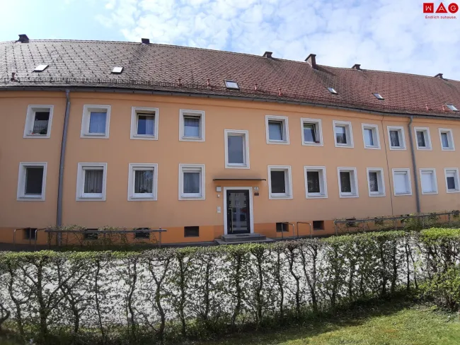 Straßerhof 2, Außenanlage