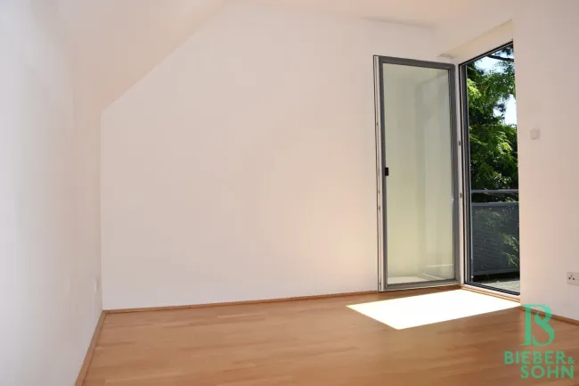 Zimmer mit Balkon