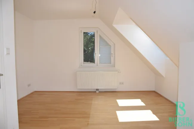 Zimmer 1 OG