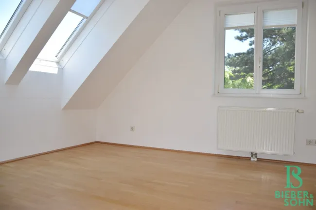Zimmer 2 OG