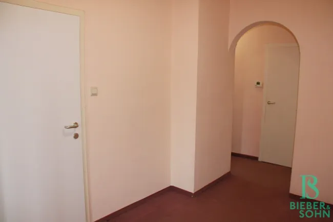 Vorraum - Flur / Küche - WC - Bad