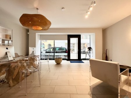 Top vermietet! Exklusives Geschäftslokal mit XL-Glasfront – maximale Sichtbarkeit, starke Frequenzlage & hochwertiges Investment!