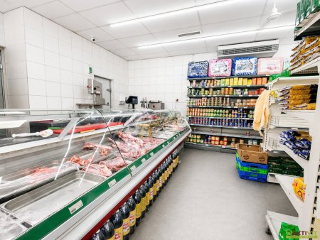 Erfolgsstandort am Grazer Lendplatz – Lebensmittelgeschäft und Frisör komplett ausgestattet