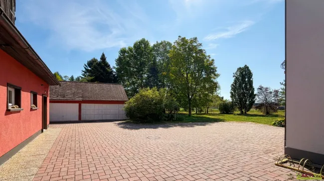Historisches Anwesen mit großzügigem Garten in ruhiger Lage bei Mureck