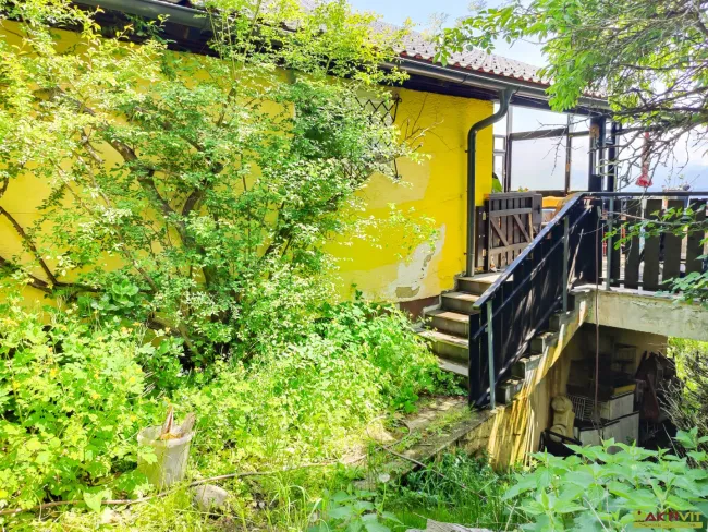 Charmantes Haus in erhöhter Lage mit Weitblick und Potenzial. - Bild