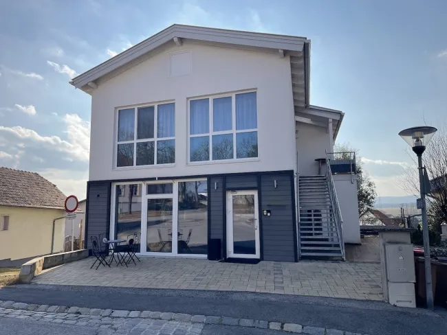Designerhaus mit Panoramablick! - Titelbild