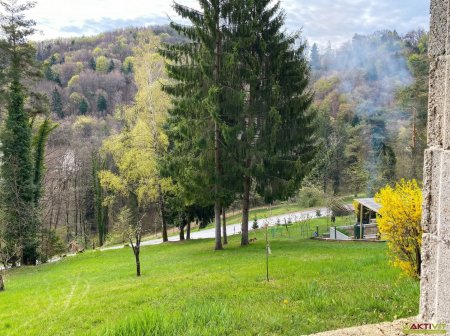 1.090 m² Grundstück in Kranach mit sonniger Lage im Ferienwohngebiet.