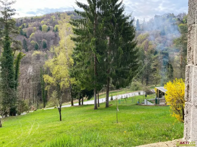 1.090 m² Grundstück in Kranach mit sonniger Lage im Ferienwohngebiet. - Bild