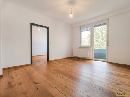 Gepflegte 3-Zimmer-Wohnung mit zwei Balkonen, Garage und Keller in Voitsberg.