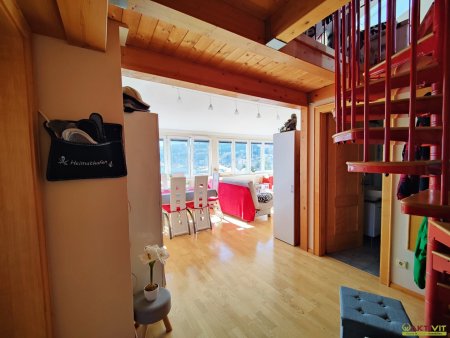 Galerie-Wohnung mit Seeblick und Traumaussicht- als Ferienwohnung geeignet.