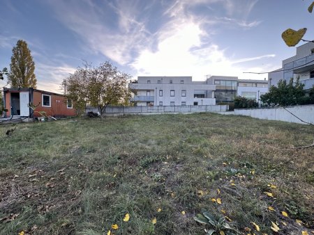 Südlich ausgerichtetes Baugrundstück in ruhiger Wohnlage mit Baubewilligung