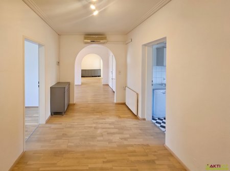 Wohnen und Arbeiten? Großzügige Wohnung/Büro mit Dachterrasse nahe Gleisdorf.