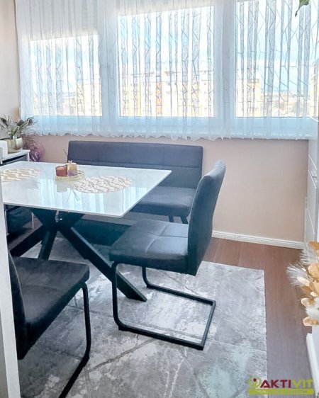 Moderne 3-Zi-Wohnung im 8. Stock. - Mit Parkplatz und Fernblick.