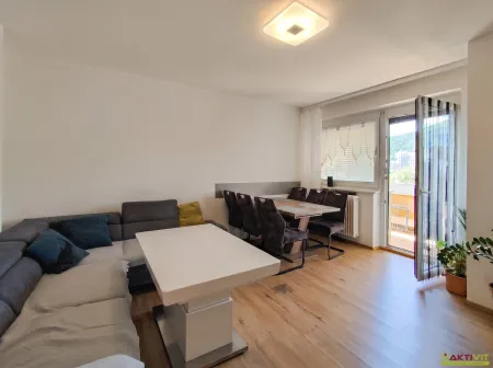 Stilvoll sanierte 2-Zimmer-Wohnung im 5. Obergeschoss mit hervorragender Infrastruktur