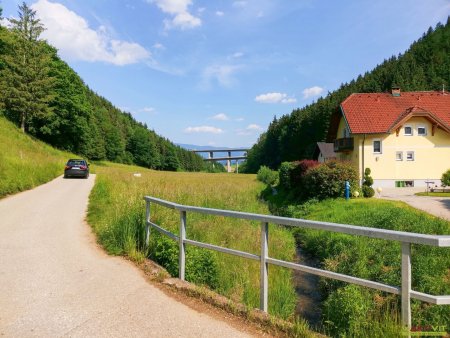 Wohnbau-Grund mit Garten-Anteil. - Ruhelage sehr nah bei der Koralmbahn. - Leben im Grünen.