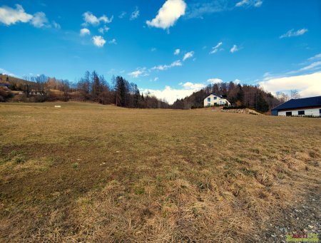 Leistbarer Wohn-Baugrund mit Fernblick. - Ortszentrum mit Infrastruktur fußläufig. - Ruhige Wohnlage.