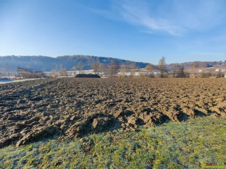 11.489 m² Grundstück mit Industriegebiet und Grünfläche in Markt Hartmannsdorf