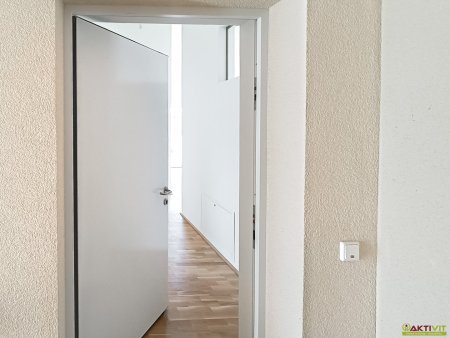 Heller Erstbezug mit Fußbodenheizung und Südterrasse in Bad Waltersdorf.