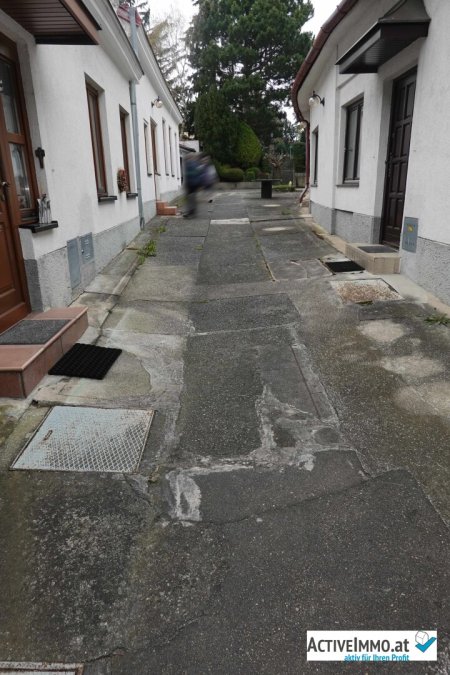 Investoren aufgepasst: attraktives Baugrundstück mit Altgebäude mitten im Zentrum Brunn am Gebirge mit Wohnrecht