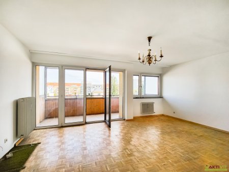 Großzügige Wohnung mit Ausblick, Gartennutzung und Lift. - Ideales Investmentobjekt.