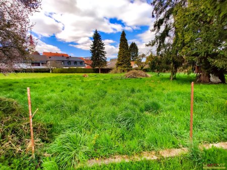 Zentral gelegenes Baugrundstück mit hohem Bebauungspotenzial in Kirchbach.