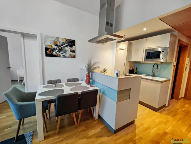 Luxuriöse Wohnung direkt in der Thermen Hotelanlage, SPA & Wellness und Stellplatz inkludiert. - Titelbild