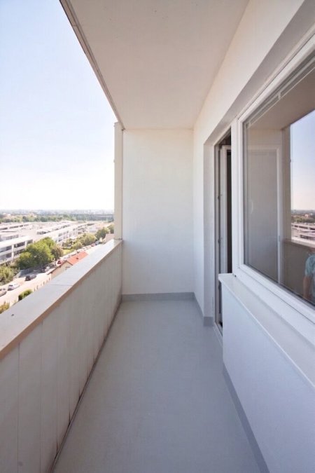 Gut geschnittene 2-Zimmer-Dachgeschoßwohnung | Loggia | separate Küche | inkl. Stellplatz