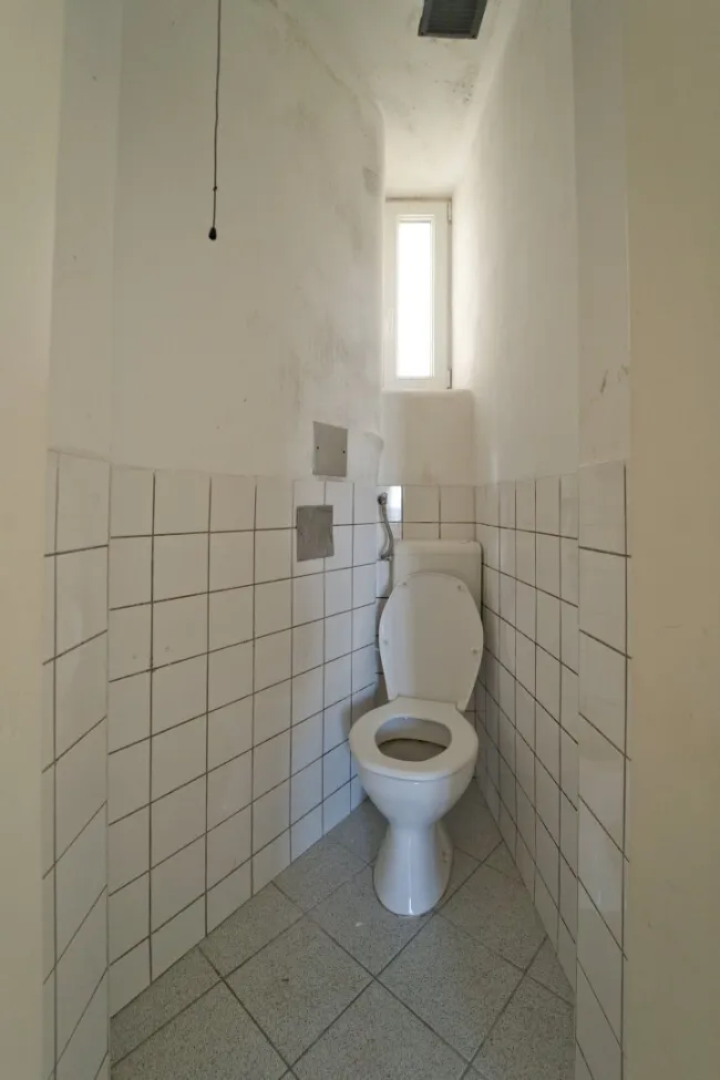 Toilette mit Fenster