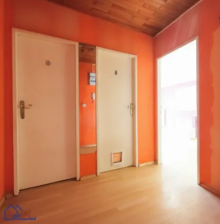 Sanierungswohnung 57m² mit Loggia & Aufzug in 1140 Wien – Top Lage Nähe U3, 213.500 €!