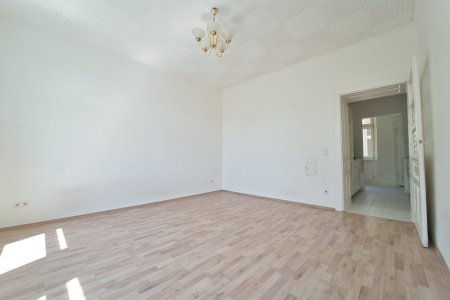 Sehr gepflegte 2-Zimmer-Wohnung | schöner Ausblick | WC und Bad in der Wohnung