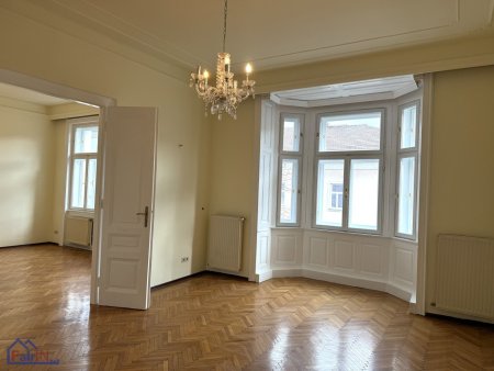 +++GUTE LAGE***Altbaucharme trifft Stadtleben – großzügige 4-Zimmer-Wohnung nahe Rochusmarkt++