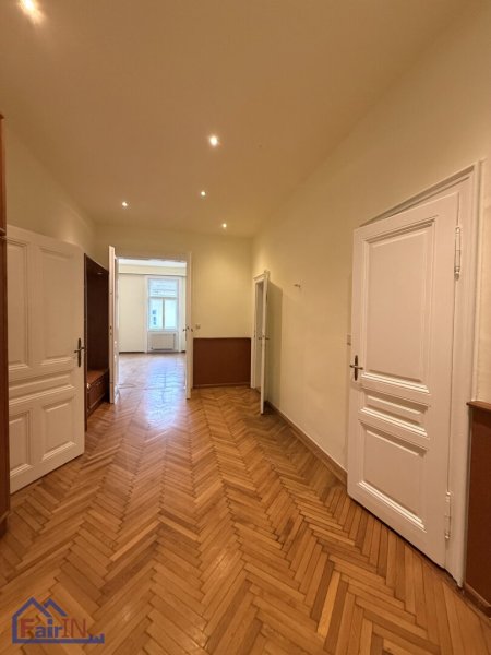 +++GUTE LAGE***Altbaucharme trifft Stadtleben – großzügige 4-Zimmer-Wohnung nahe Rochusmarkt++