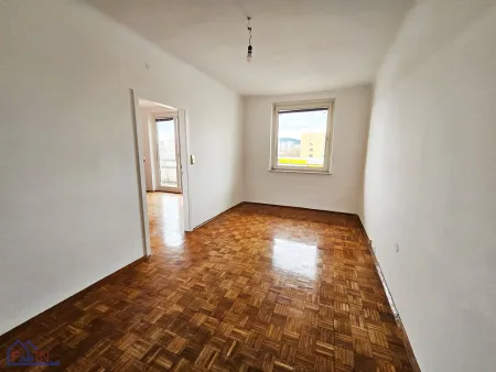 ++Schnell Besichtigen++Charmante 2-Zimmer Wohnung mit Loggia und Aufzug in 1200 Wien – Top Preis! +++