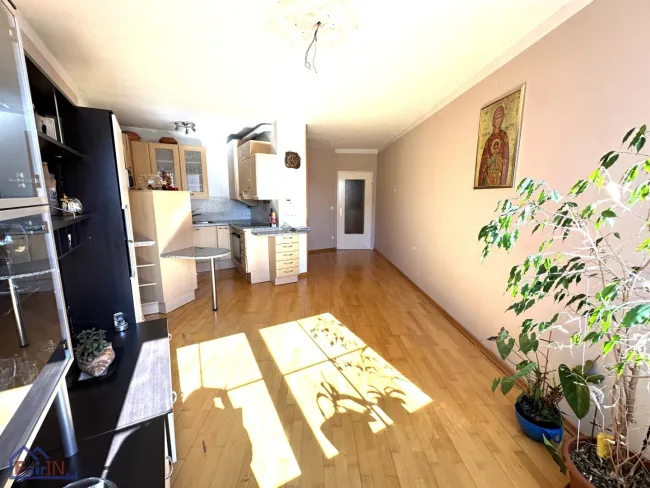 Traumhafte, vollsanierte 3-Zimmer-Wohnung.Nahe dem Zentrum mit Garage in Wiener Neustadt! - Titelbild