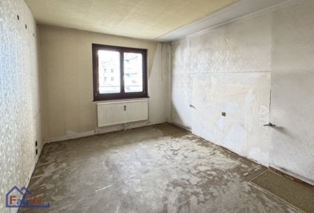 Charmante 3-Zi-Wohnung mit Loggia & Aufzug nahe U-Bahn in 1200 Wien – sanierungsbedürftig