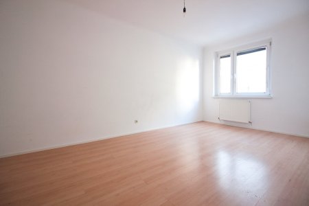 4-Zimmer-Wohnung mit separater Küche | TOP Anbindung | guter WG-Grundriss | zentral begehbar