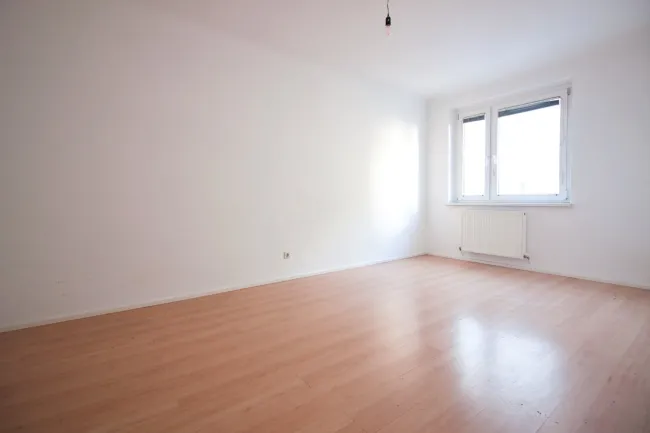 4-Zimmer-Wohnung mit separater Küche | TOP Anbindung | guter WG-Grundriss | zentral begehbar - Bild